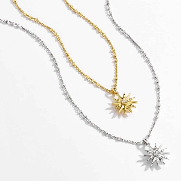 Star Charm Pendant Necklace in Gold - Görsel 2